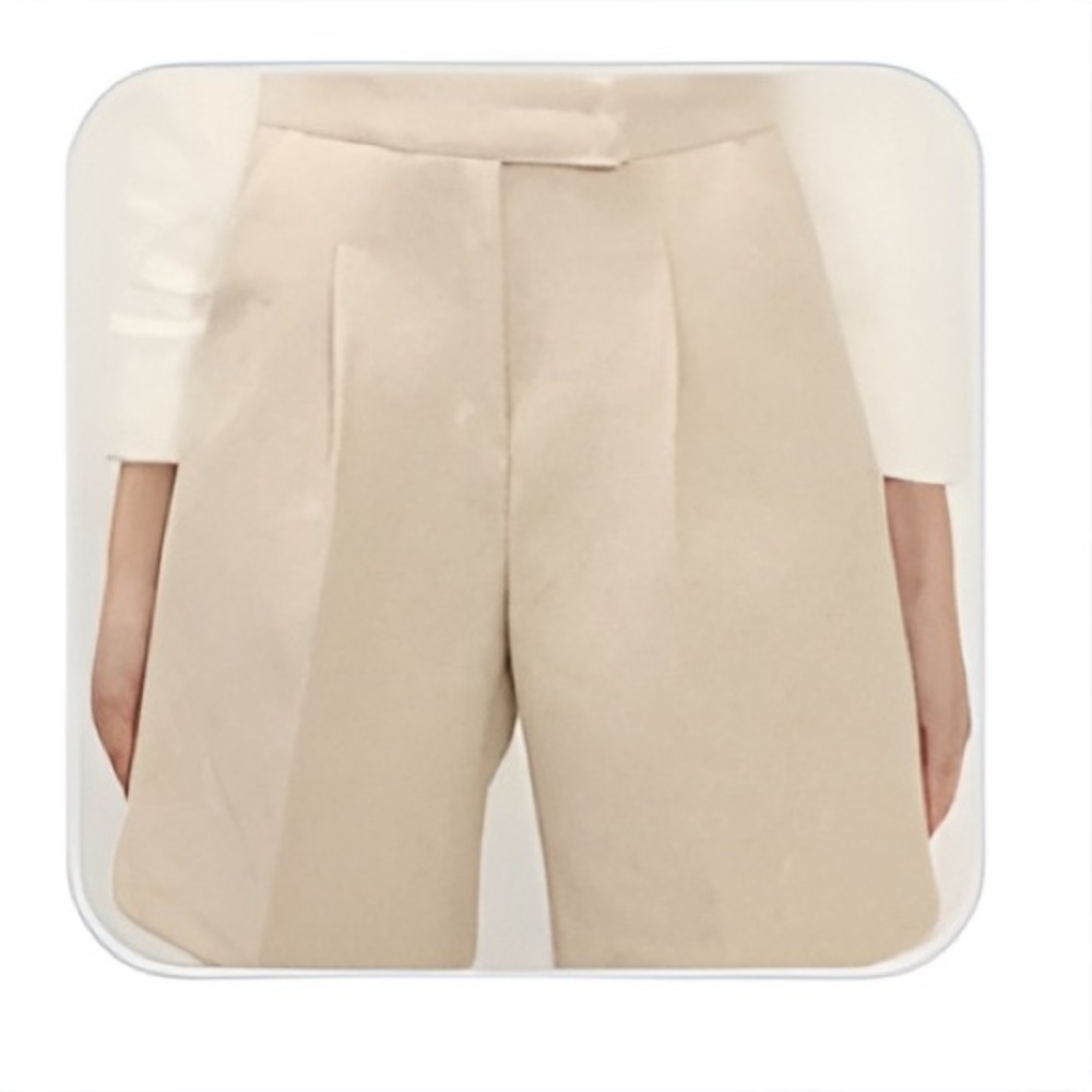 storets Chloe Pintuck Shorts. - Picture 2 of 4